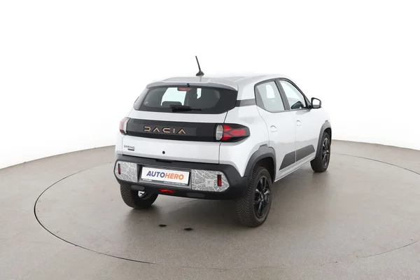 Dacia Spring (2025) — foto 12 van 16