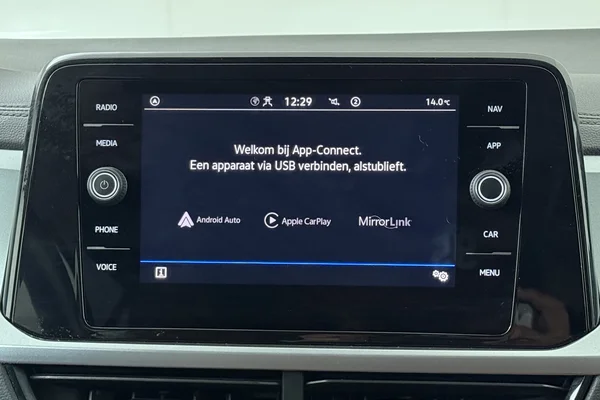 Volkswagen T-Roc (2022) — foto 3 van 18