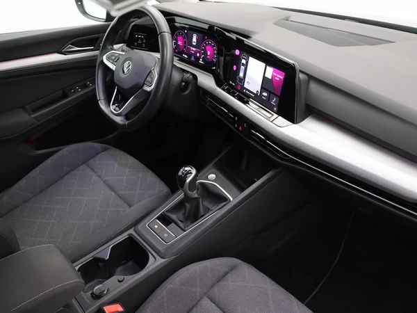 VOLKSWAGEN Golf VIII SW (2022) — foto 17 van 23