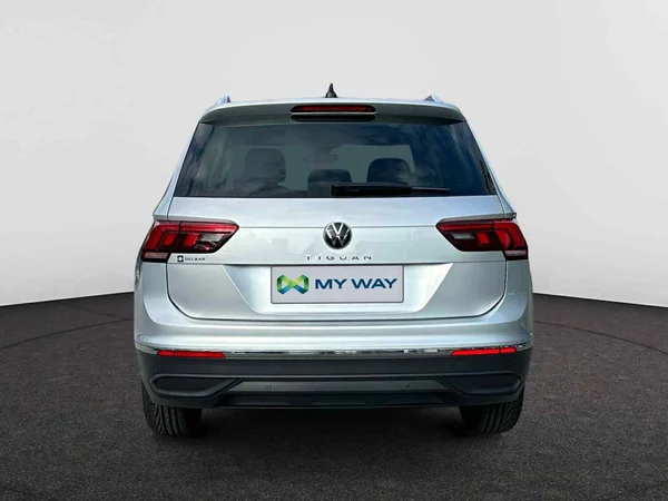 VOLKSWAGEN Tiguan (2021) — foto 22 van 24