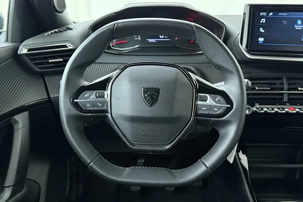 Peugeot 2008 (2025) — foto 2 van 19