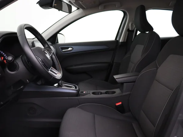 RENAULT Arkana (2021) — foto 2 van 27