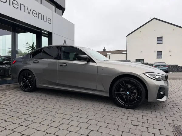 Bmw 318 (2022) — foto 17 van 27