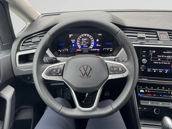 VOLKSWAGEN Touran (2025) — foto 4 van 24