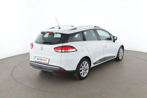 Renault Clio (2017) — foto 12 van 16