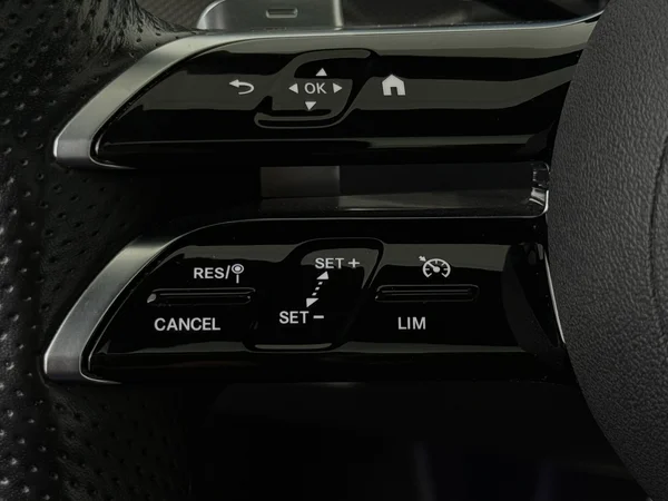 MERCEDES C 200 (2022) — foto 9 van 31
