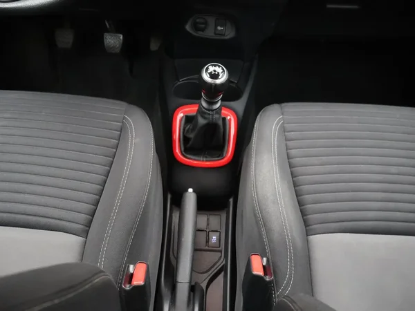 Toyota Yaris (2017) — foto 8 van 26