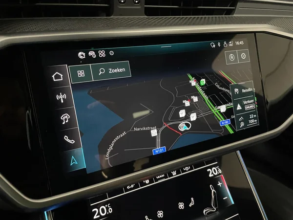 AUDI A6 Avant PHEV (2024) — foto 13 van 15