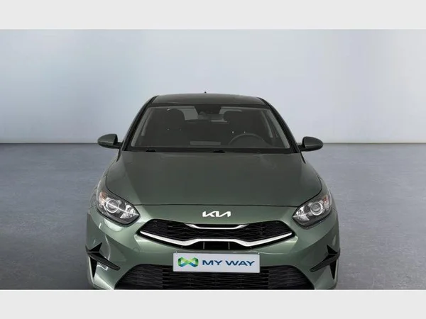 Kia CEED (2023) — foto 8 van 15