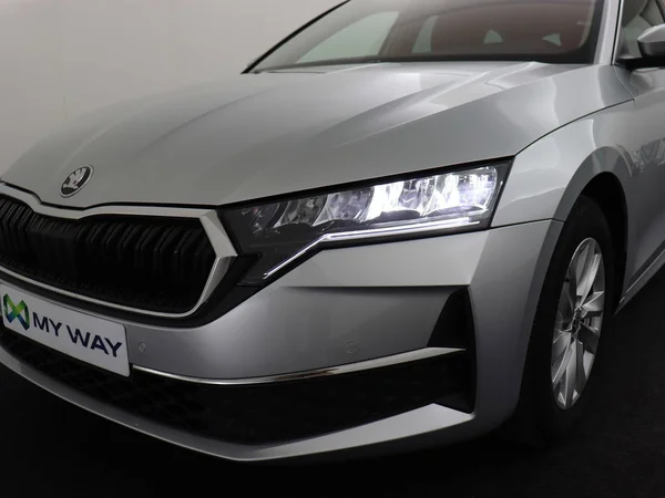 SKODA Octavia Combi (2024) — foto 8 van 19