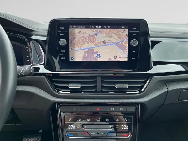 VOLKSWAGEN T-Roc (2023) — foto 2 van 22