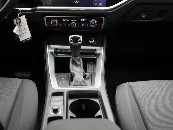 Audi Q3 (2022) — foto 2 van 40