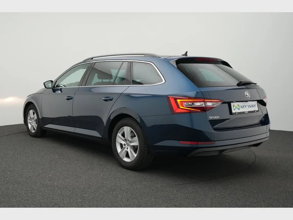 SKODA Superb Combi (2017) — foto 23 van 27