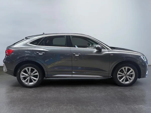 AUDI Q3 Sportback (2021) — foto 22 van 27
