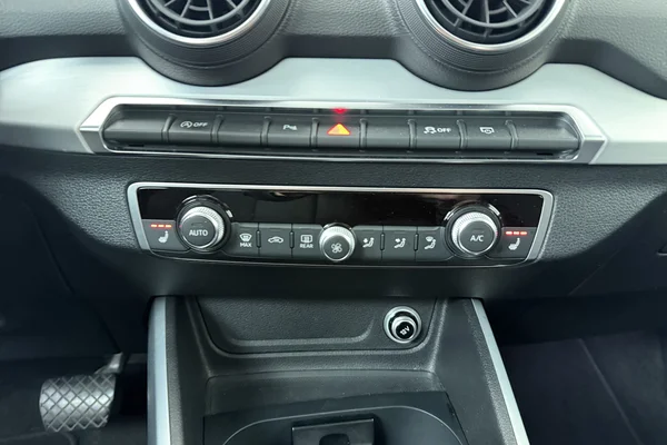Audi Q2 (2017) — foto 9 van 25