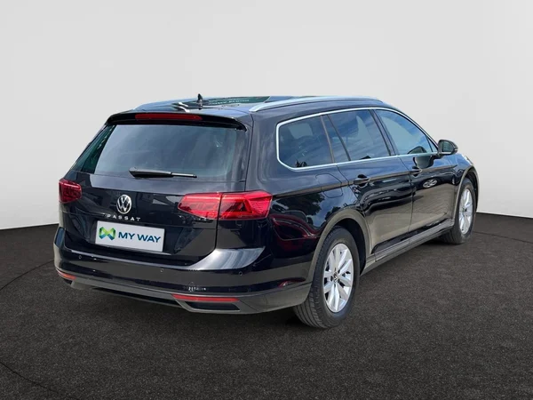 VOLKSWAGEN Passat Variant (2024) — foto 12 van 23