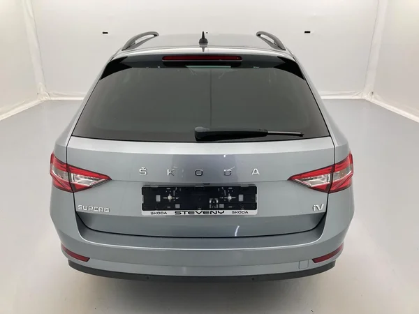 SKODA Superb SW PHEV (2020) — foto 32 van 36
