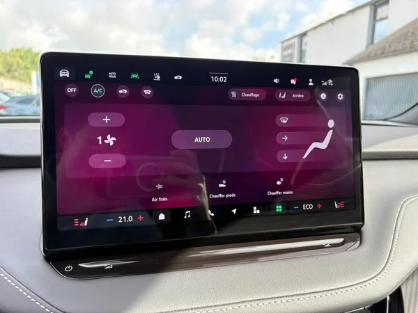 SKODA Enyaq (2025) — foto 10 van 22