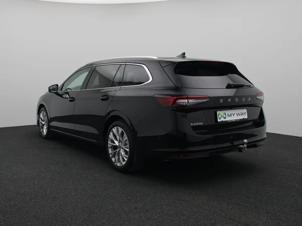 SKODA Superb Combi (2025) — foto 4 van 18