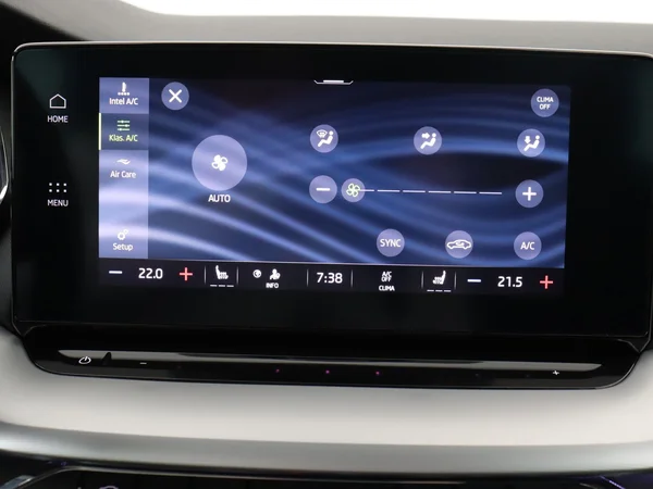 SKODA Octavia Combi (2024) — foto 10 van 18