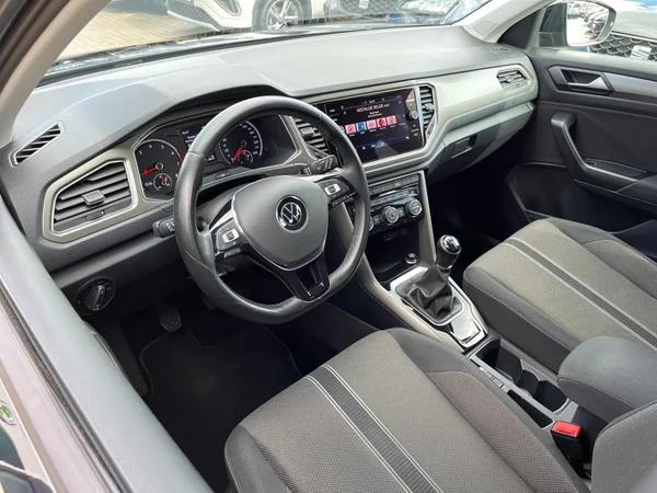 VOLKSWAGEN T-Roc (2021) — foto 19 van 20
