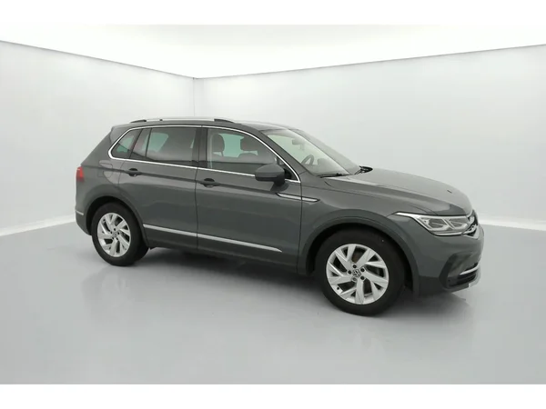 VOLKSWAGEN Tiguan Dsl (2022) — foto 8 van 36