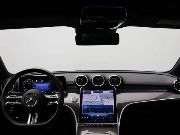 Mercedes-Benz C-Klasse (2023) — foto 18 van 33