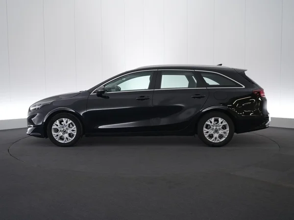 Kia cee'd (2024) — foto 17 van 22