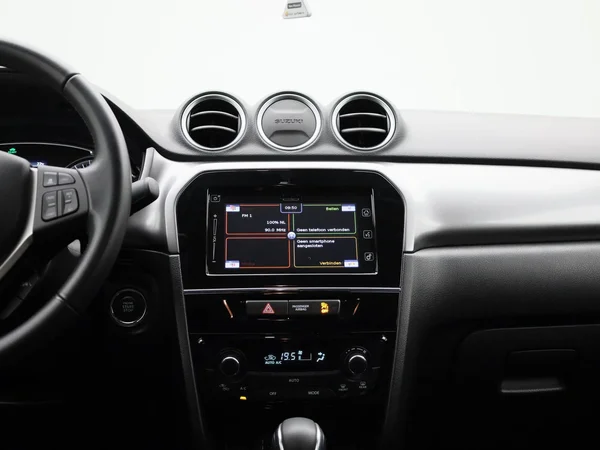 Suzuki Grand Vitara (2023) — foto 3 van 39