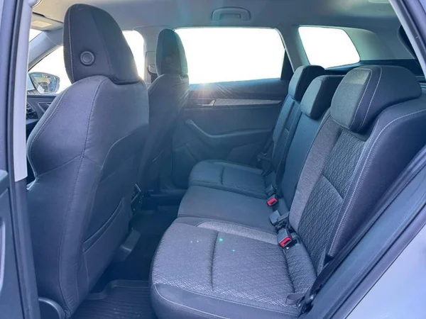 SKODA Karoq Dsl (2023) — foto 4 van 32