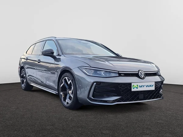 VOLKSWAGEN Passat Variant (2025) — foto 11 van 21