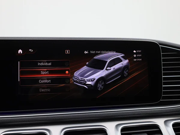 Mercedes-Benz GLE (2022) — foto 24 van 45