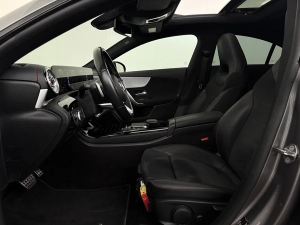 MERCEDES CLA 180 (2022) — foto 2 van 30