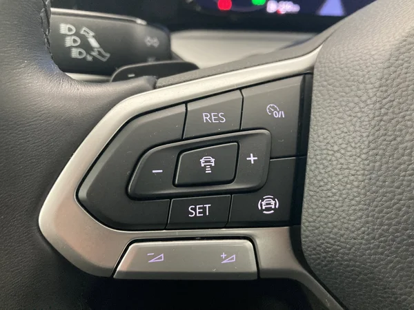 VOLKSWAGEN Golf Variant VIII (2021) — foto 16 van 36