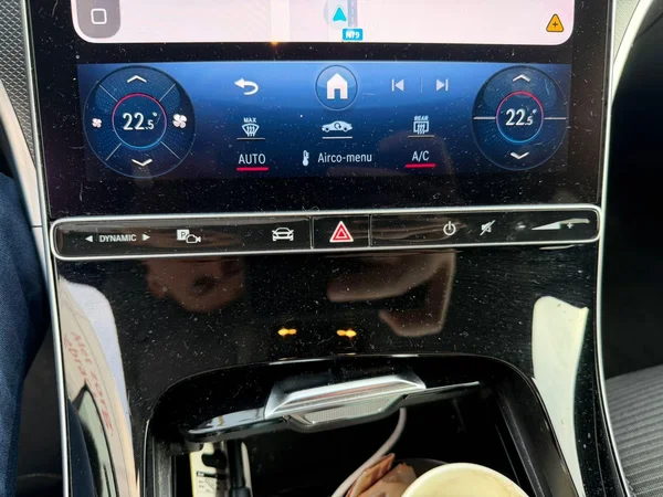 Mercedes-Benz C-Klasse (2023) — foto 8 van 18