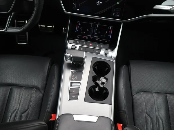Audi A6 (2020) — foto 16 van 32