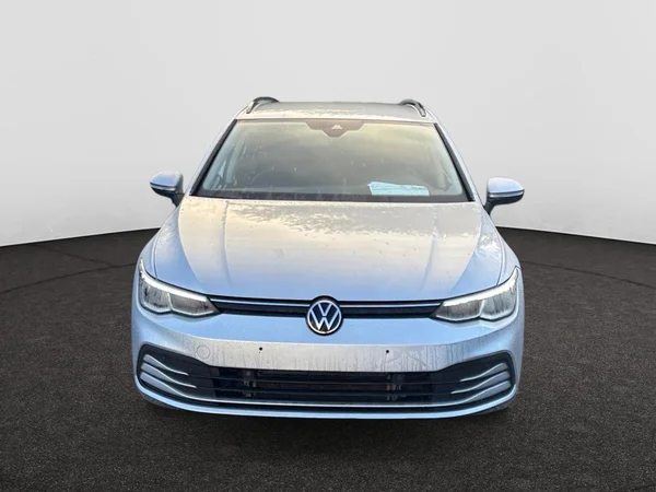 VOLKSWAGEN Golf VIII SW (2022) — foto 2 van 4
