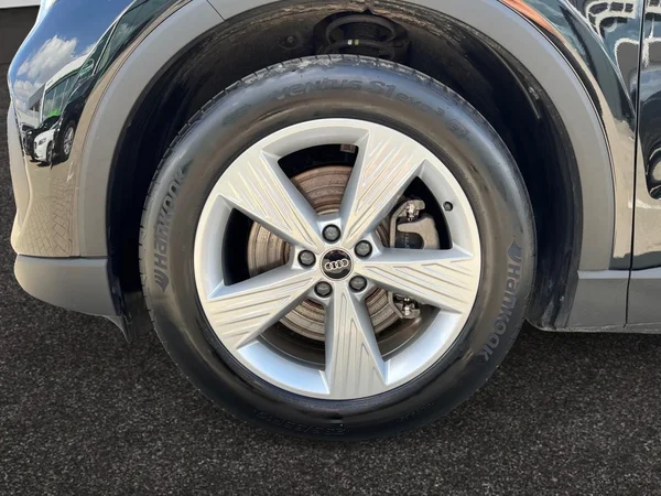 AUDI Q4 e-tron (2025) — foto 14 van 22