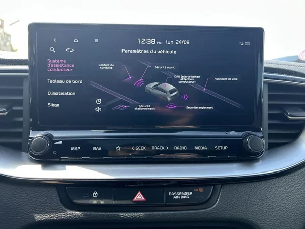 KIA XCeed (2024) — foto 16 van 35