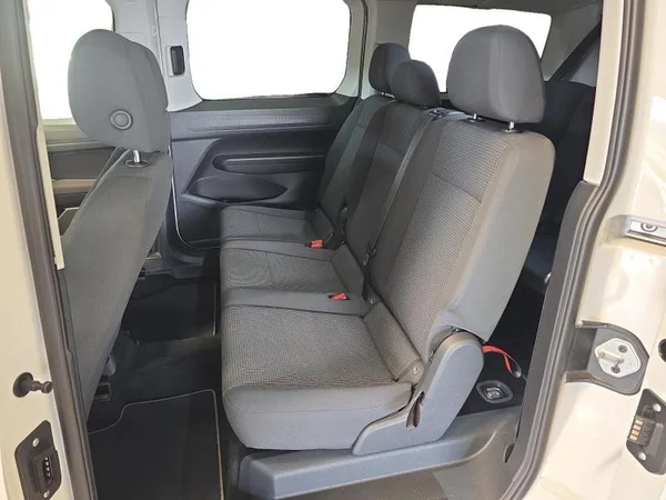 VOLKSWAGEN Caddy Maxi Dsl (2022) — foto 4 van 32