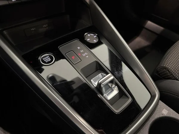AUDI A3 Sportback (2024) — foto 4 van 28