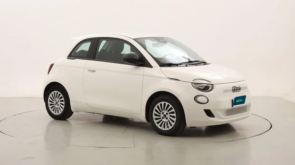 Fiat E-500 (2023) — foto 18 van 20