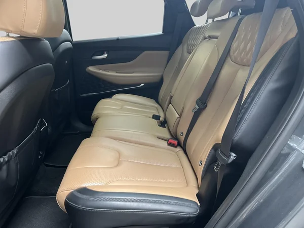 Hyundai Santa Fe (2021) — foto 11 van 23
