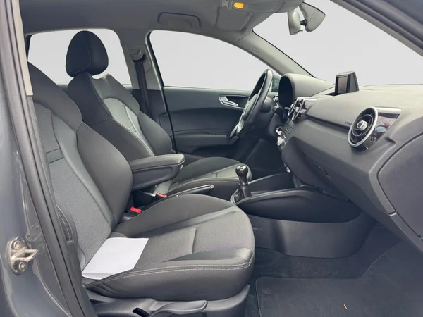 AUDI A1 Sportback (2016) — foto 8 van 24