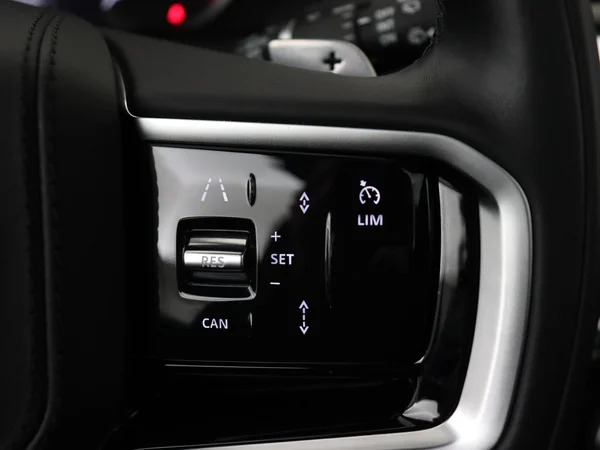 Land Rover Discovery Sport (2023) — foto 9 van 30