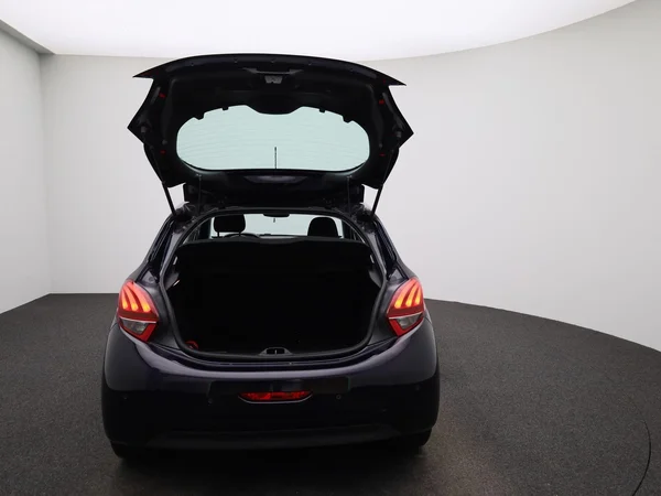 Peugeot 208 (2019) — foto 3 van 36