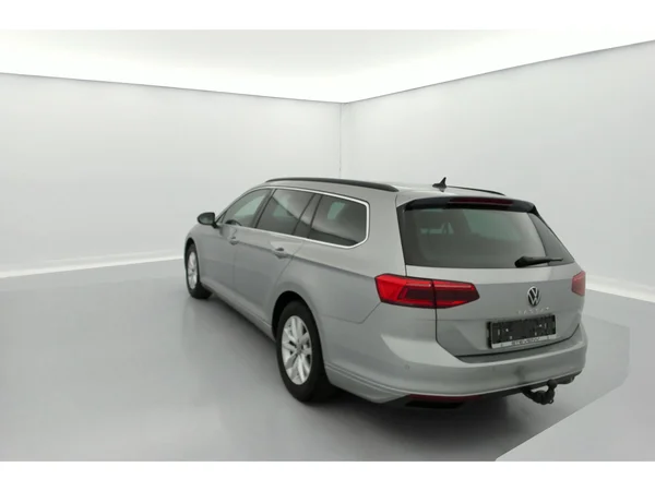VOLKSWAGEN Passat Variant (2021) — foto 2 van 36