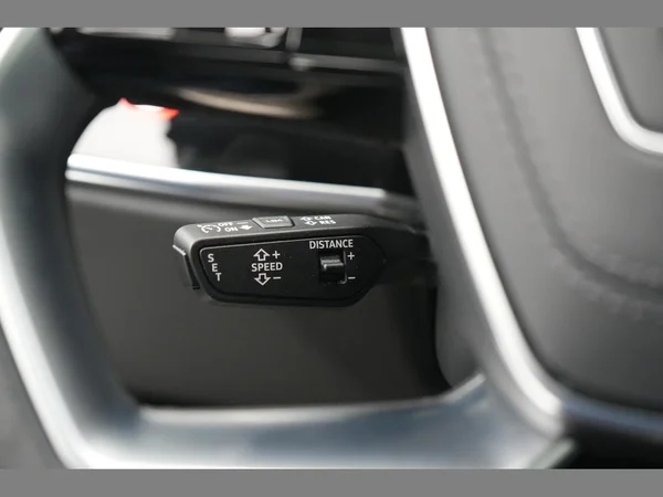 AUDI A8 Long PHEV (2024) — foto 7 van 53