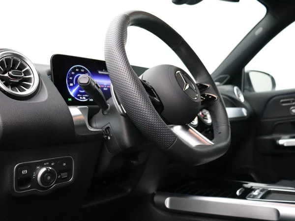 Mercedes-Benz EQB (2025) — foto 4 van 32