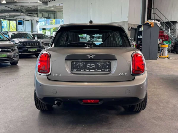 MINI One (2019) — foto 13 van 18